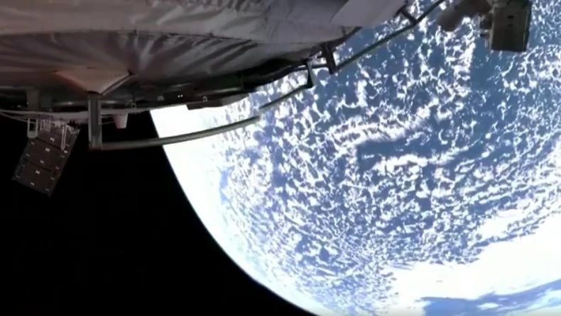 震撼！全景相機拍到地球絕美畫面