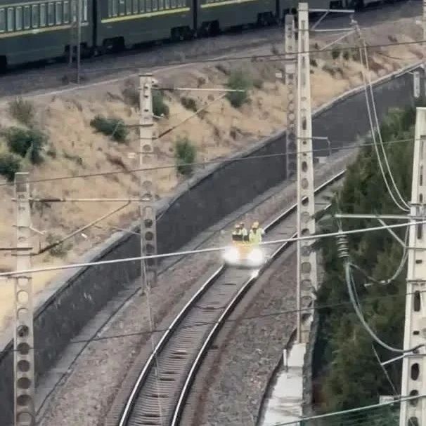“最短火車”閃現！網友：車次多少？